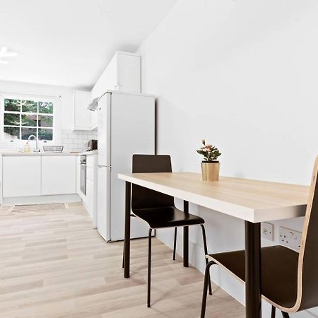 Airy Spacious 1 Bedroom Aprtment With Garden In Brixton Londra Dış mekan fotoğraf
